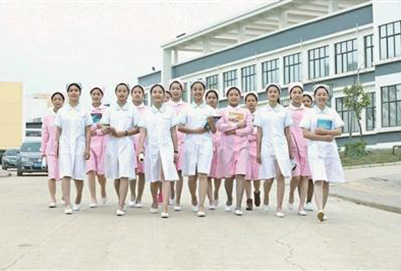 问:成都卫生学校管理怎么样?严不严?管理方式可行吗