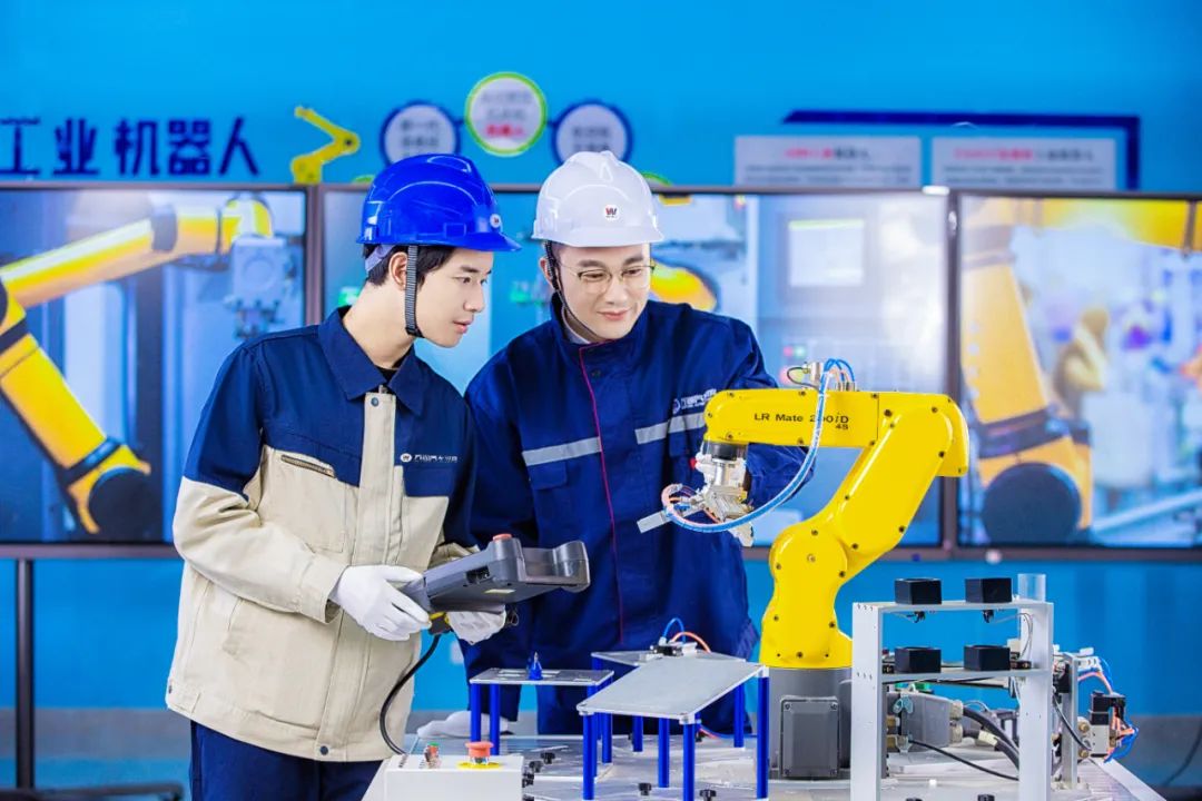 高中毕业想进自动化领域，学 PLC 真的可行吗？
